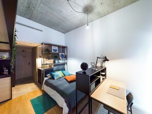 Meja, ruang kerja komputer riba, Wi-fi percuma 