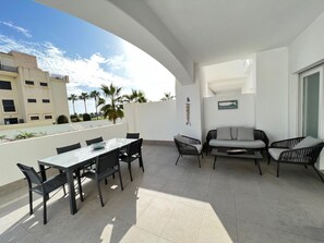 Outdoor dining - PUSHE Playa Granada Beach & Golf 12 (Motril)