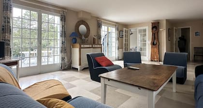 Spacious villa with pool and garden for 15 ppl.