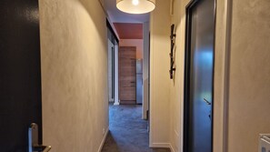 Interior - Maison Rénovée Zone Débarquement Normandie. À 100m D'un Étang. Animaux Acceptés (Fontenay Le Pesnel)