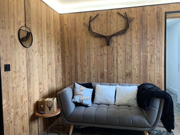 TV - Charming renovated 2-room apt, on slopes, luxury 3 pers (Pra-Loup)