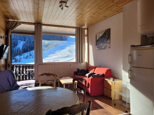 Appartement rénové 6 pers, sur pistes, balcon sud