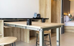 Desk, laptop workspace, free WiFi, bed sheets - Anagata (Nusa Dua)