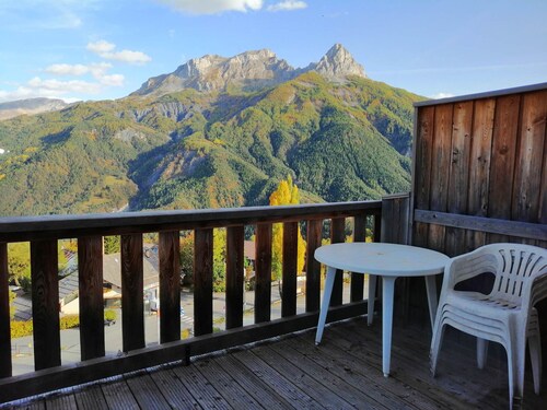 Bright studio for 5 pers. with balcony at Pra-Loup 1500