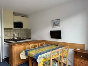 Refrigerador, microondas, horno y lavavajillas 