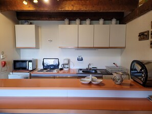 Frigorífic, microones, forn i rentaplats 