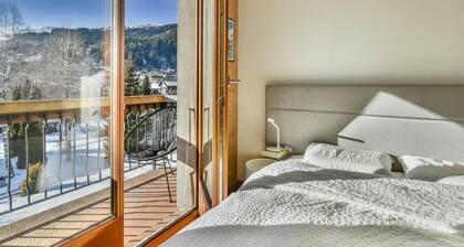 Cozy 37m² Apartment - Sleeps 5 - Near Slopes & Center with Fireplace