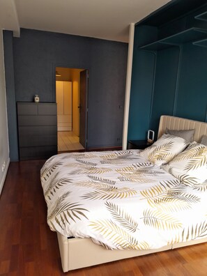 1 quarto, escrivaninha, Wi-Fi, roupa de cama