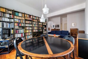 Apartment, Balcony | Living area | 35-inch TV with digital channels - Nel cuore della città universitaria (Bologna)