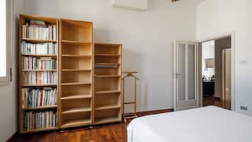 Apartment, Balcony | 2 bedrooms, laptop workspace, cribs/infant beds, free WiFi