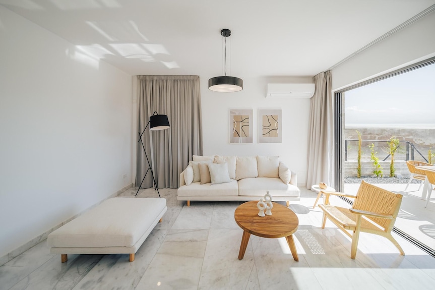 Oasis Villa 6 - Trois Chambres Villa, Couchages 6 - Paphos