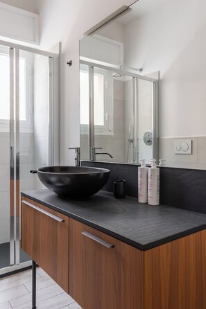 Apartment | Bathroom - Modern apartment in Bologna  (Bologna)