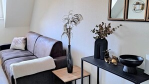 Living area - Chez Vincent—Historic Center with Private Parking (Colmar)