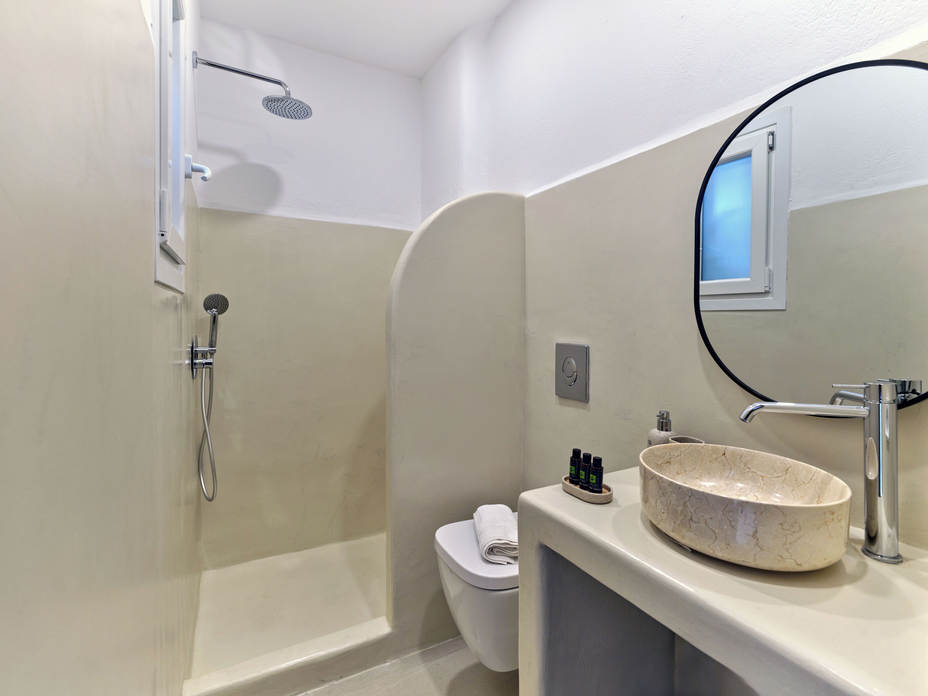 Photo - Paridian Elegant Living