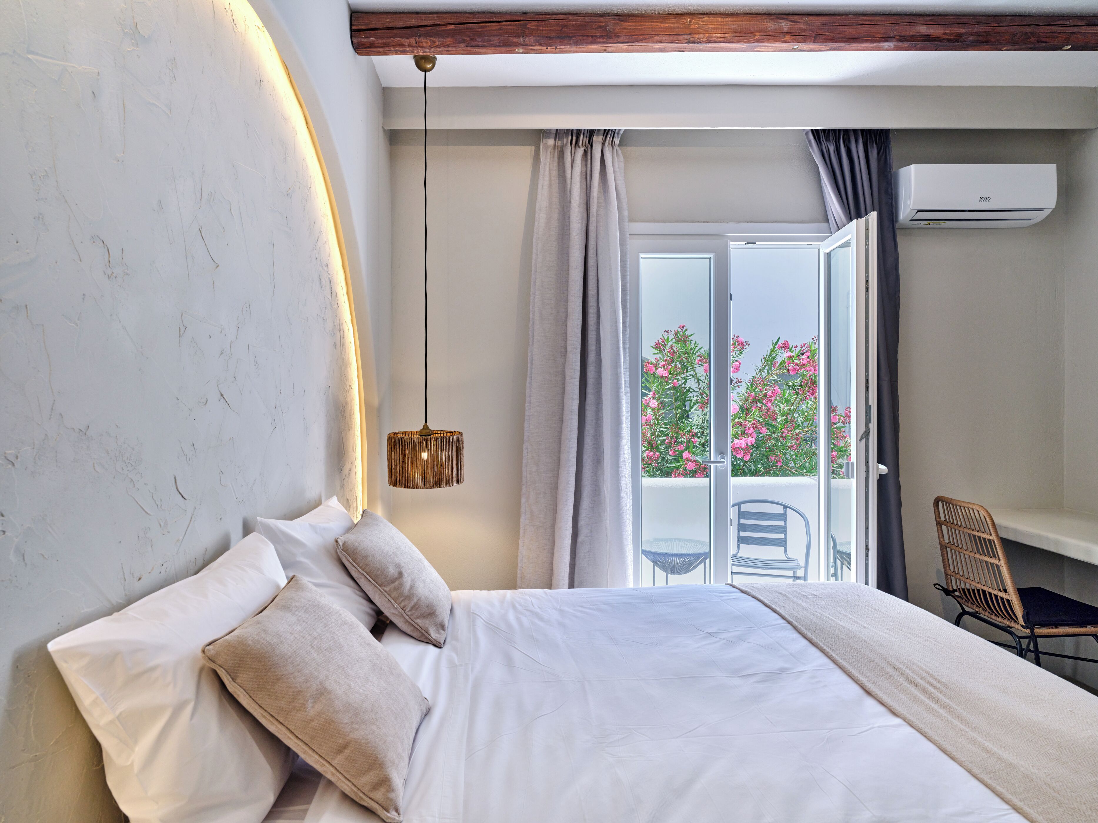 Photo - Paridian Elegant Living