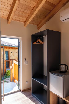 Superior Chalet | 1 bedroom, individually furnished, free WiFi, bed sheets - Mesopotam Agrotourism Resort (Mesopotam)