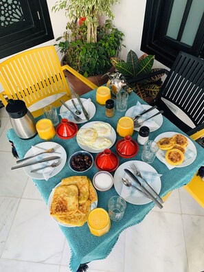 Free daily local cuisine breakfast