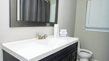 House | Bathroom | Shower, towels