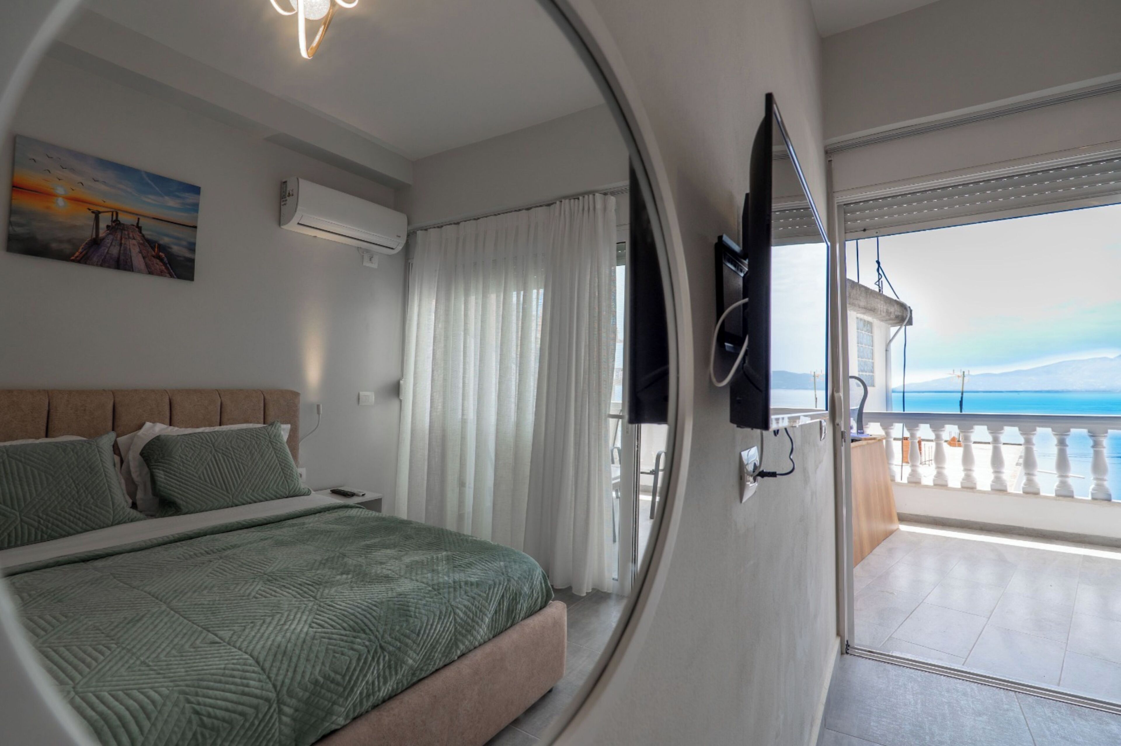 One-Bedroom Apartment with Balcony | Soundproofing, iron/ironing board, free WiFi, bed sheets