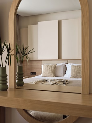 4 bedrooms, in-room safe, iron/ironing board, travel cot - Elpida Luxury Villa, with Infinity Pool & Jacuzzi (VMHX+2PP Elation, Greece)