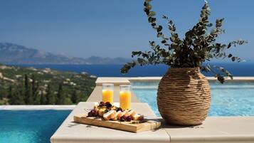 室外游泳池,恒温泳池