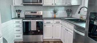 Fire Pit - Single Level Home - Pet Friendly