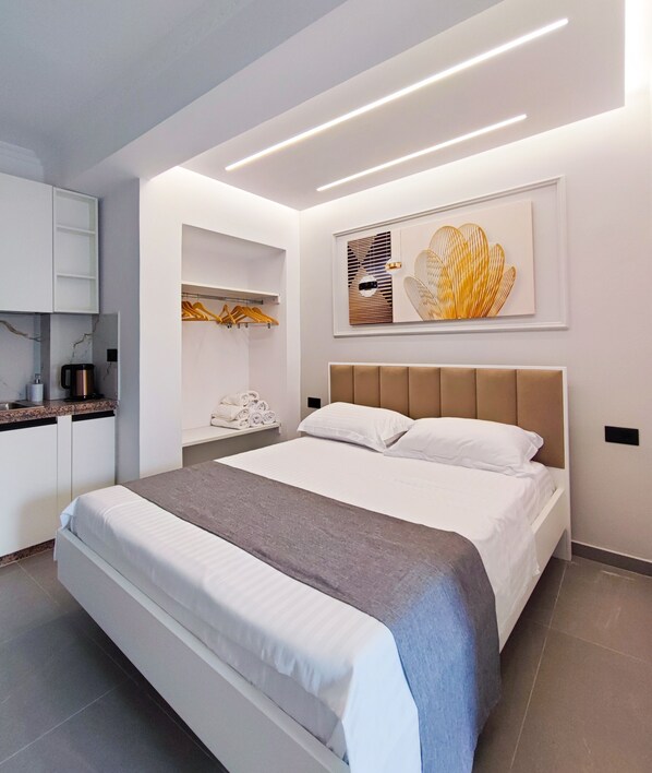 1 bedroom, WiFi, bed sheets