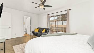 3 bedrooms, desk, travel crib, free WiFi