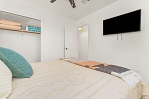 3 bedrooms, desk, travel cot, free WiFi - The New Moon • Joshua Tree • Hot Tub • Pool • View (Joshua Tree)