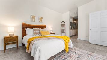 办公桌、熨斗/熨衣板、旅行婴儿床、免费 WiFi