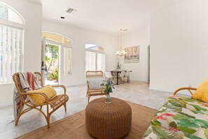 Smart TV - Grand Mountain Villa • Pool • Spa • Patio • View (Desert Hot Springs)