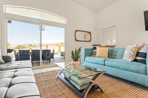 Smart TV - Grand Mountain Villa • Pool • Spa • Patio • View (Desert Hot Springs)