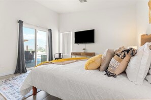 Desk, iron/ironing board, travel cot, free WiFi - Grand Mountain Villa • Pool • Spa • Patio • View (Desert Hot Springs)