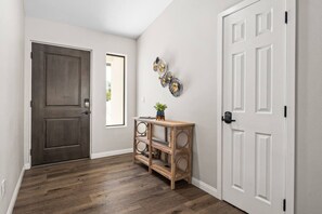 Interior - The Desert Star • Pool • Spa • Joshua Tree views. (Yucca Valley)