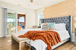 Desk, iron/ironing board, travel crib, free WiFi - Serenity Villa • Joshua Tree • Pool • Spa • Views (Yucca Valley)