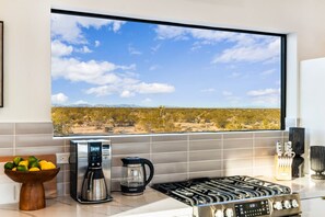 Fridge, oven, stovetop, dishwasher - Sun Gold | Secluded> Breathtaking Sunsets> Unique (Joshua Tree)