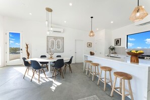Dining - Sun Gold | Secluded> Breathtaking Sunsets> Unique (Joshua Tree)