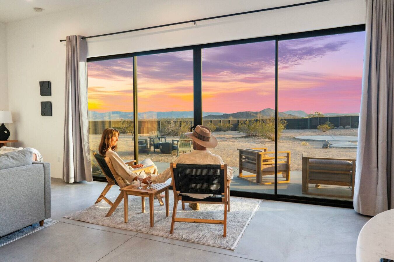 Smart TV, fireplace, stereo