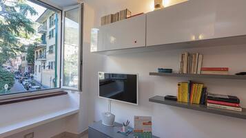 Apartment | Living area | 35-inch TV with digital channels