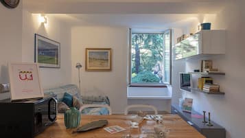 Apartment | Living area | 35-inch TV with digital channels
