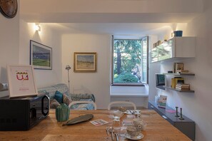 Apartment | Living area | 35-inch TV with digital channels - Il cuore di Nervi by Wonderful Italy (Genoa)