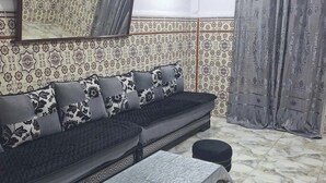 Smart TV - Jolie Appartement Proche de la mer (Oran)