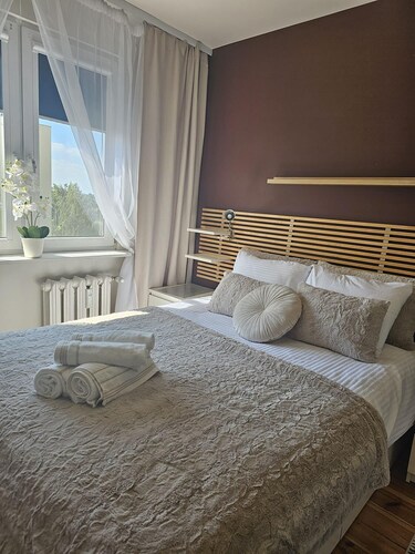 Lovely Apartment in Zyrardow, 10 min to Suntago Free Parking