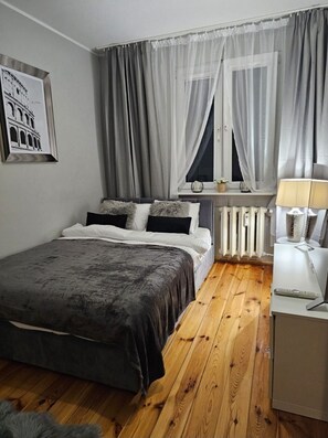 Apartment | 2 bedrooms, iron/ironing board, free WiFi, bed sheets