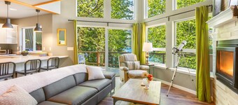Gorgeous Modern Cabin with Access to Lake Cushman!