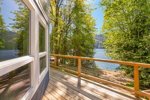 Property grounds - Gorgeous Modern Cabin with Access to Lake Cushman! (Hoodsport)