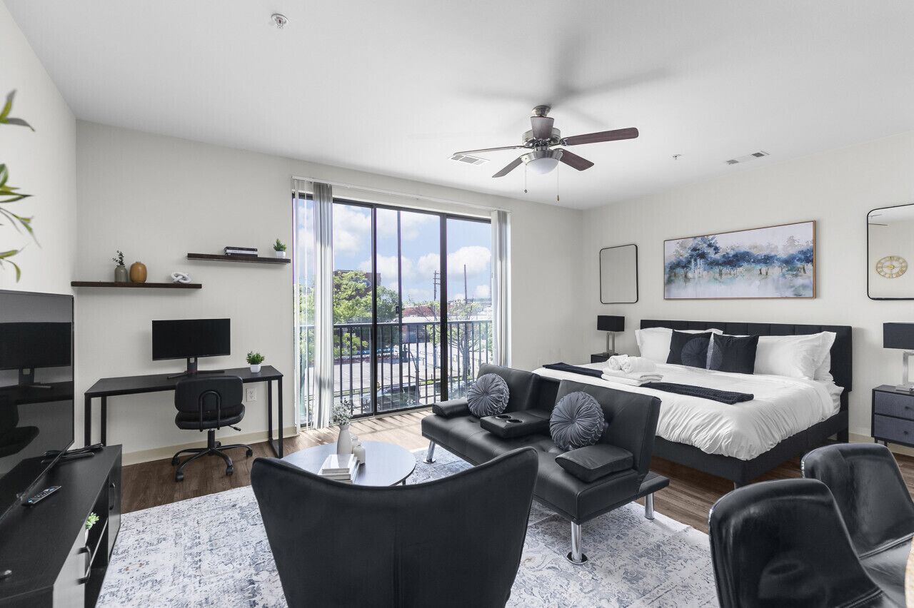 Luxury King Bed Suite: A+ Amenities&Great Location