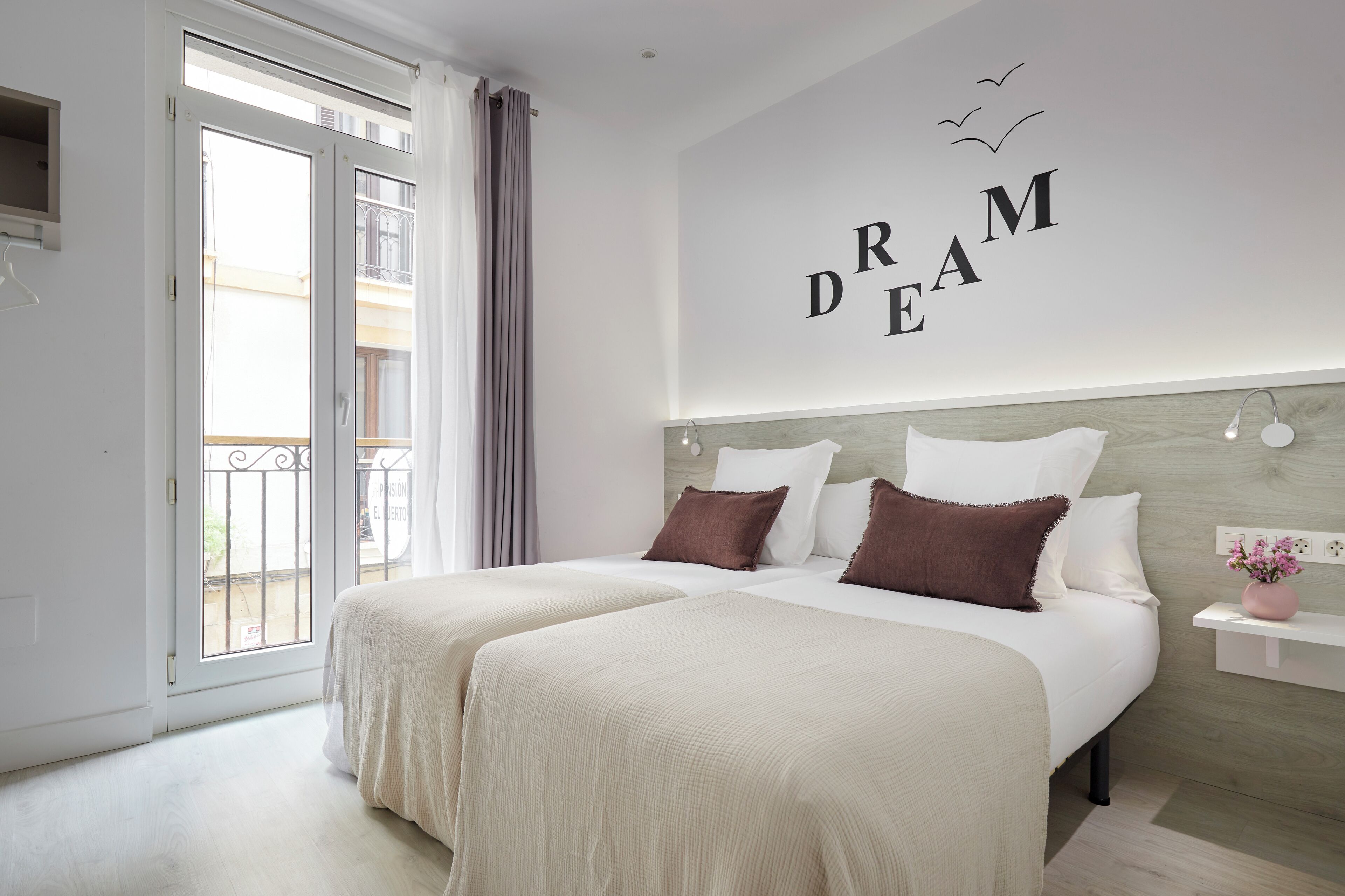 City Double Room | Wifi gratis y ropa de cama