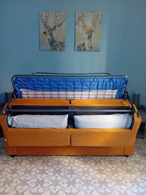 2 habitaciones, tabla de planchar con plancha, wifi y ropa de cama