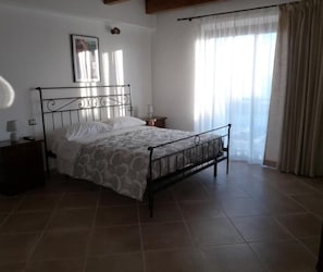 1 camera, Wi-Fi, lenzuola